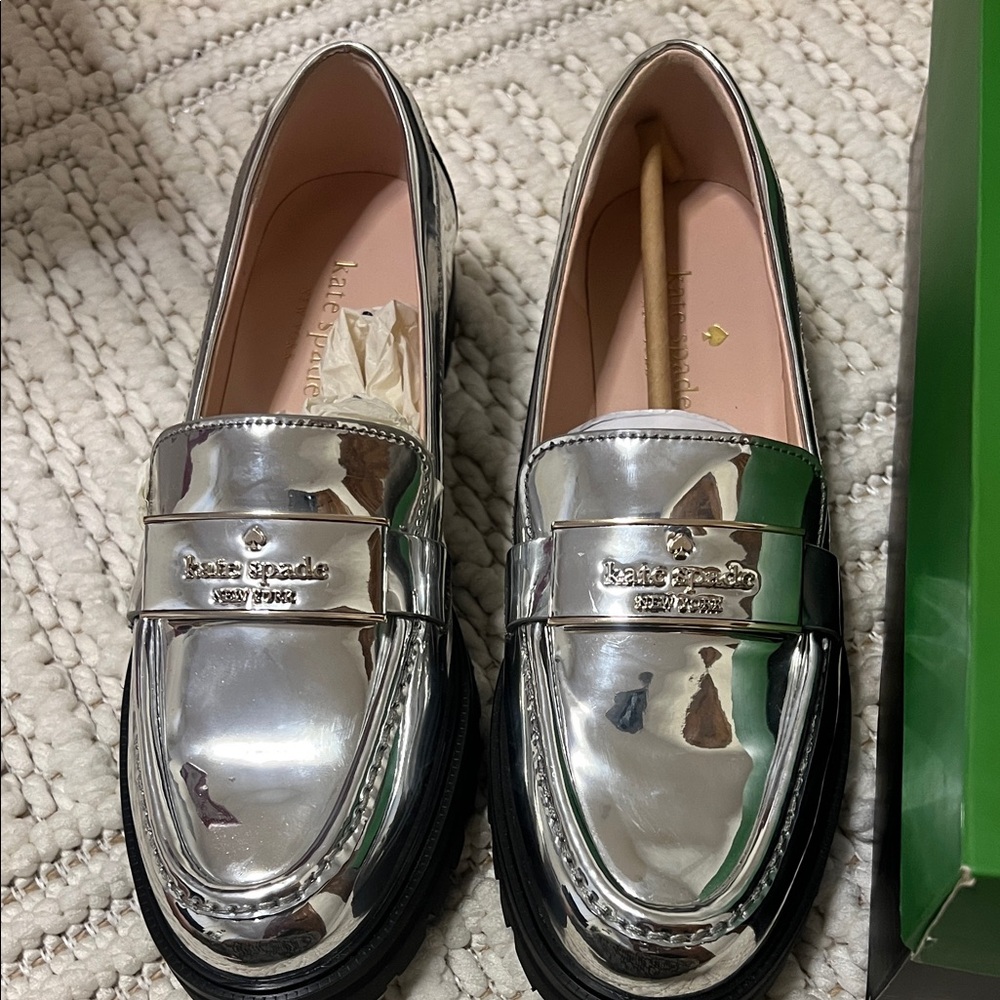 NWT Kate Spade Metallic Silver Loafers, size 7